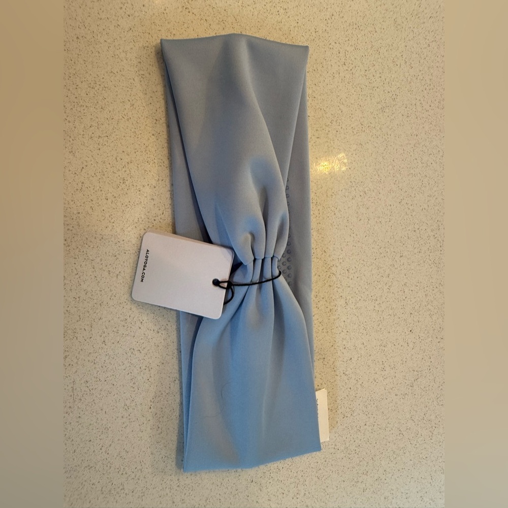 Alo Airlift Seashell Blue Headband - Picture 3 of 3